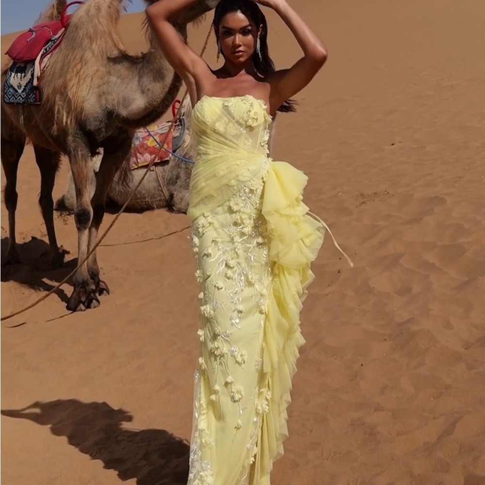 Elegant Yellow Strapless Dress